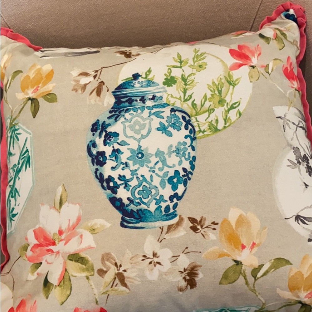 Beautiful linen ginger jar accent pillow
